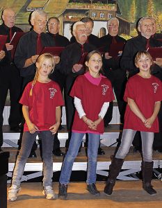 Männerchöre gestalteten abwechslungsreichen Konzertabend, unterstützt vom Schulchor Berau.